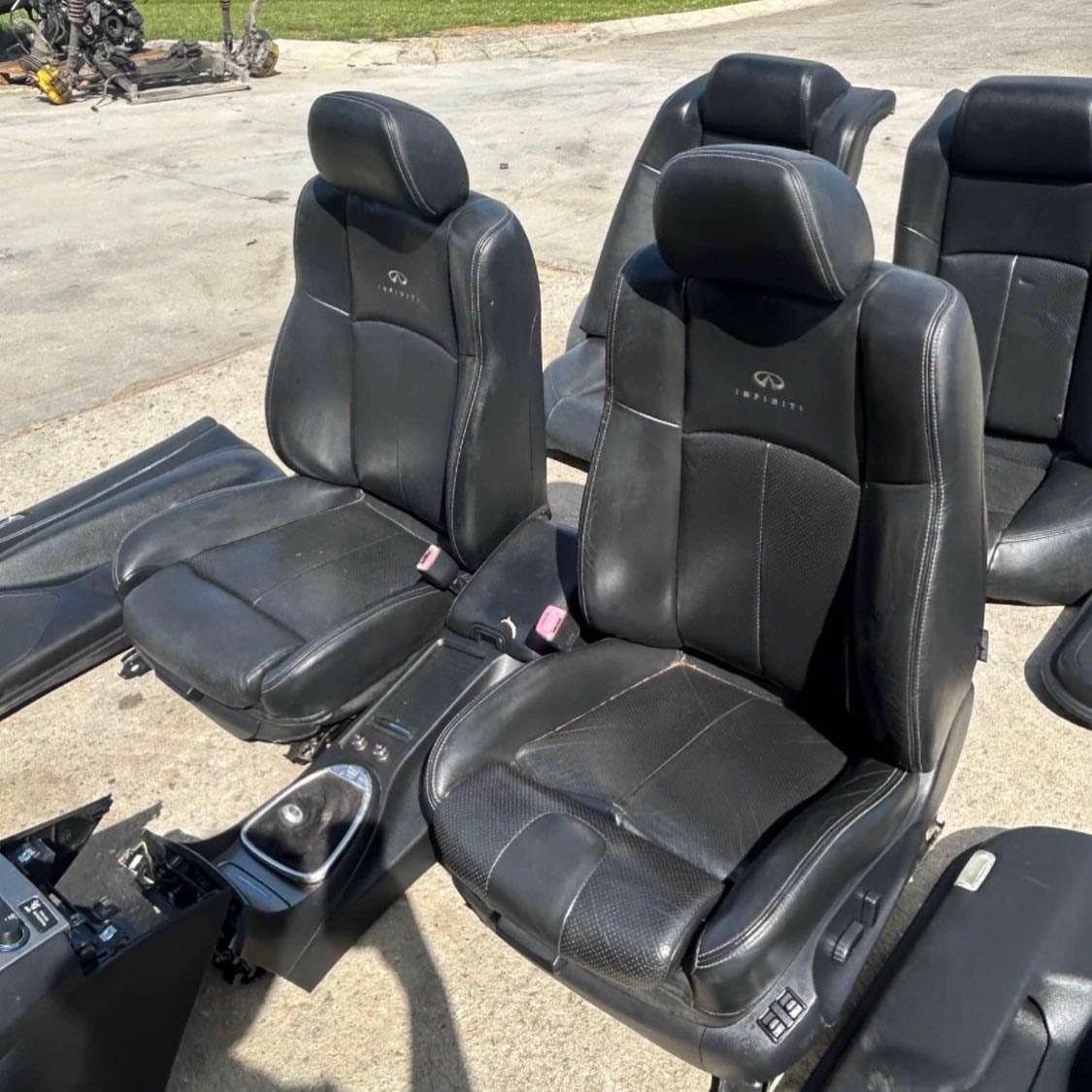 G35/G37 Full Black Sport Interior
